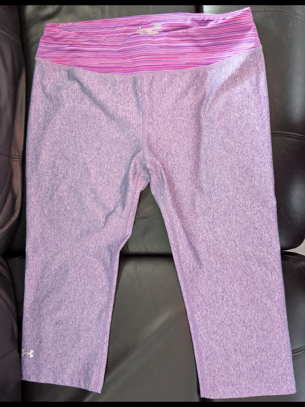 Size L Under Armour Capri Leggings